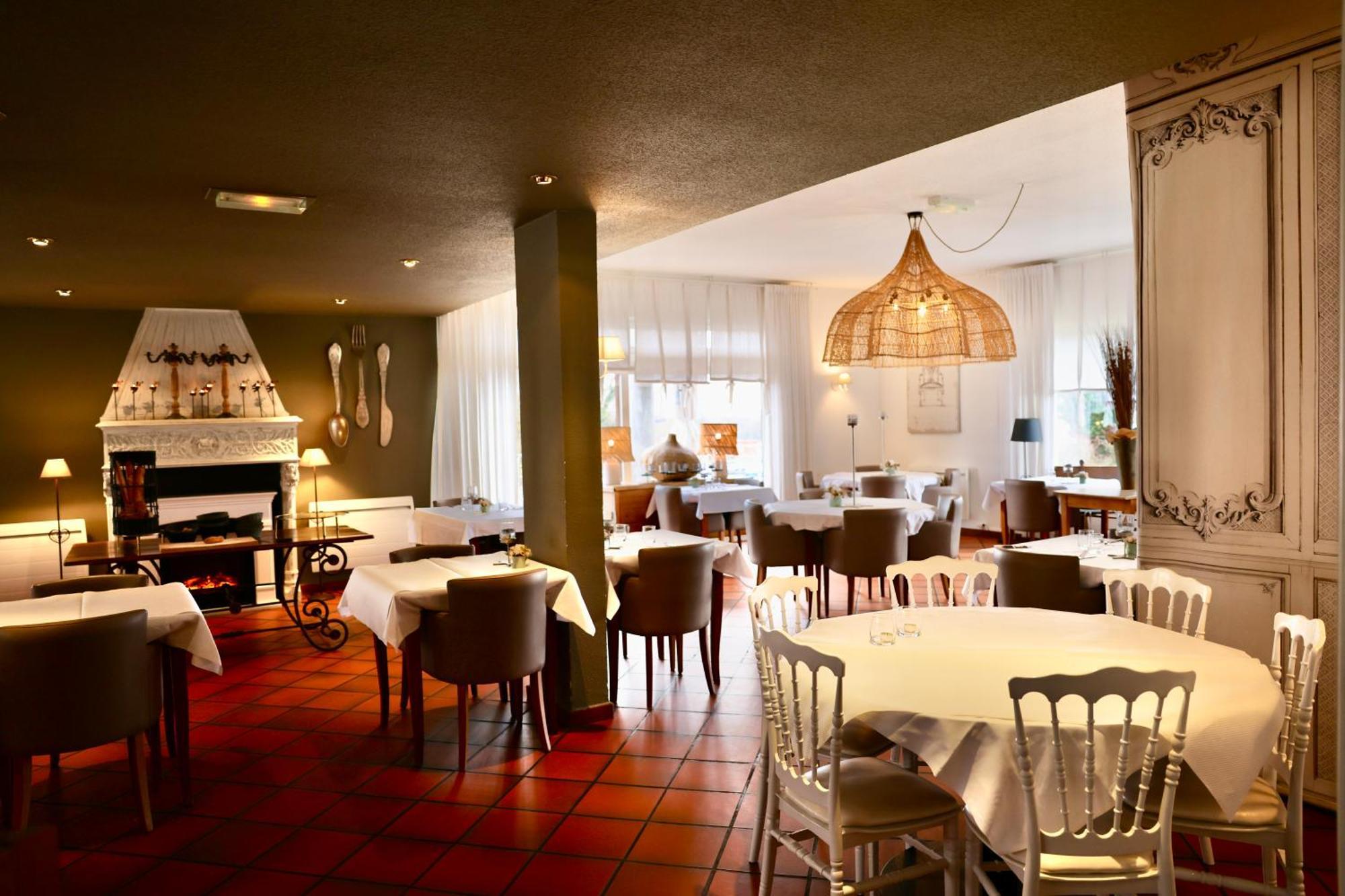 Hotel Restaurant Verger Des Chateaux, Route Des Vins Haut-Koenigsbourg Dieffenthal Ngoại thất bức ảnh