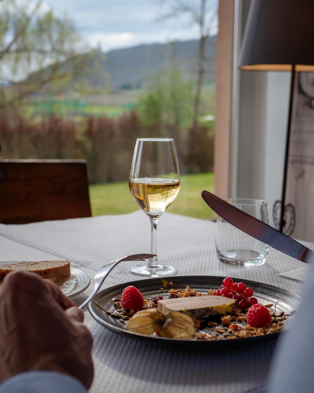 Hotel Restaurant Verger Des Chateaux, Route Des Vins Haut-Koenigsbourg Dieffenthal Ngoại thất bức ảnh